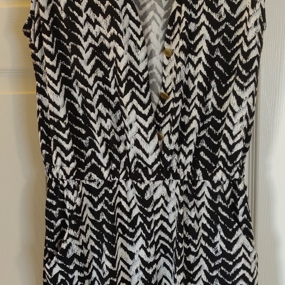 Romper (shorts w/ tie waist & pockets)